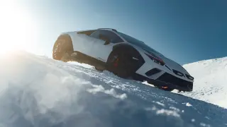 Video del Lamborhini Sterrato en los Alpes italianos.