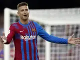 Gerard Piqué celebra su gol ante la Real Sociedad.