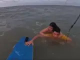 Bruno Lobo rescata a una joven de ahogarse en un entrenamiento.